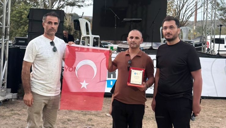 Sakarya Erzurumlular Derneğinden, Süleyman Balkan’a teşekkür plaketi