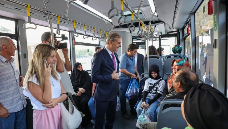 Yusuf Alemdar Vatandaş ile Metrobüste yolculuk yaptı
