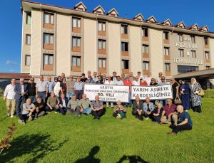 Arifiye Mezunları 50.Yıllarını Okul Bahçesi ve Kuzuluk’ta kutladılar.