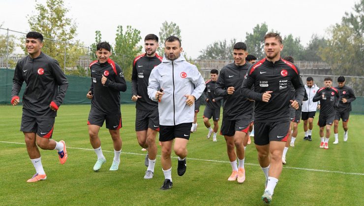 Ümit Milli Takım, çalışmalarını Arifiye Belediyesi Müselles Futbol Sahası’nda sürdürdü