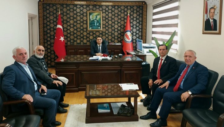 Başkan Osman ZOR,İlçe Kaymakamı PINAR’ı ziyaret etti.