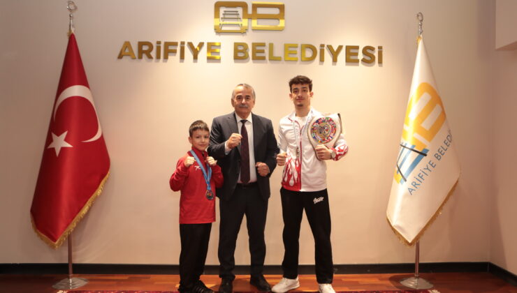 Şampiyon sporcuları kabul etti