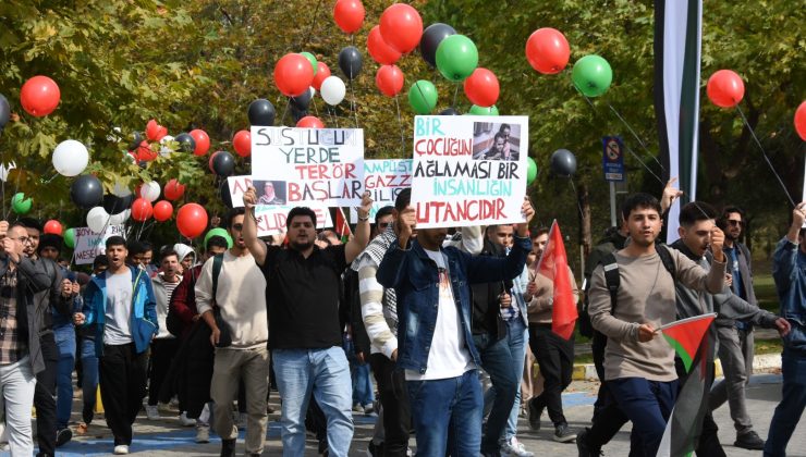 Gazzeli Çocuklar İçin Gökyüzüne Balon Bıraktılar