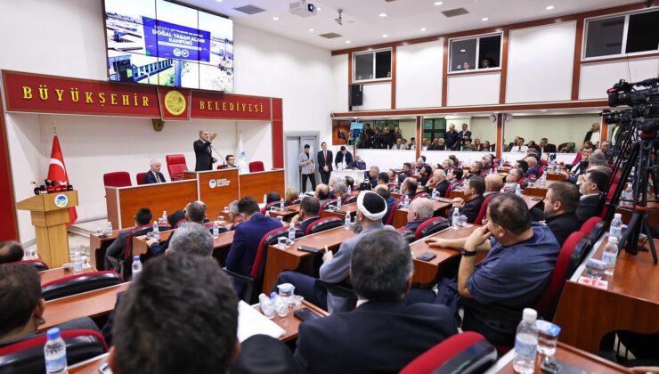 Büyükşehir Kasım Ayı Olağan Meclis Toplantısı, meclis binasında gerçekleştirildi.