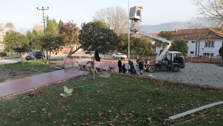 O Çocuk Parkında Yenileme Çalışmaları Sürüyor