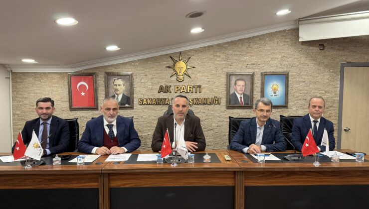  AK Parti İl Yürütme ve İl Yönetim Kurulu toplantıları gerçekleştirildi.