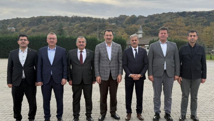 Arifiye ilçemizde çay sohbetinde bir araya geldiler