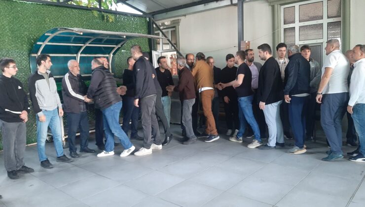 Arifiye Mezunları Yılmaz ve Özsipahi ailesinin acısını paylaştı