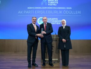 Toplu taşımada engelleri kaldıran uygulamaya Cumhurbaşkanı Erdoğan’dan ödül