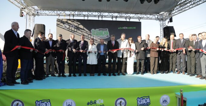 Fest Burada 2025 Kış Festivali’nin açılışı gerçekleşti