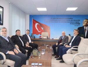 Arifiye Eğitime Destek Platformu’ndan Müdür Dere’ye ziyaret