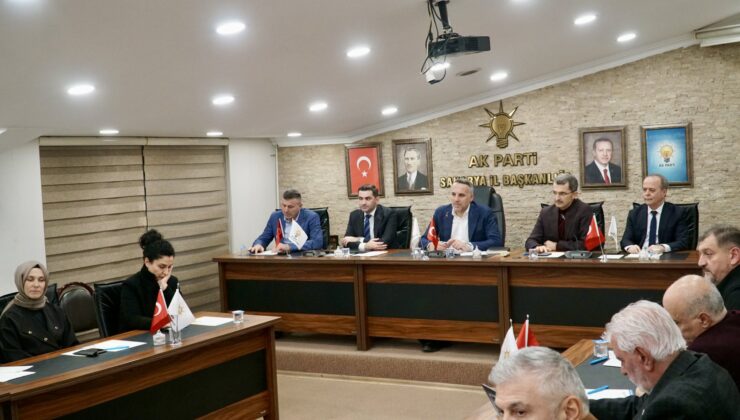 AK Parti Sakarya Teşkilatı’nda Değerlendirme Toplantıları Yapıldı