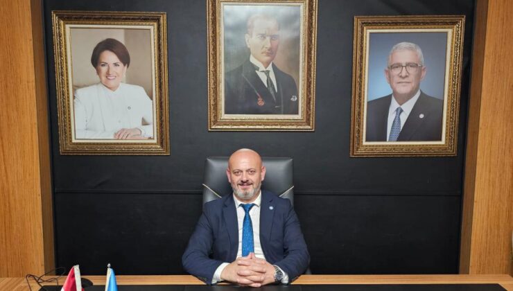 Başkan Sarıoğlu’ndan bayrak tepkisi: Tüm Sakarya’yı bayrak asmaya davet etti
