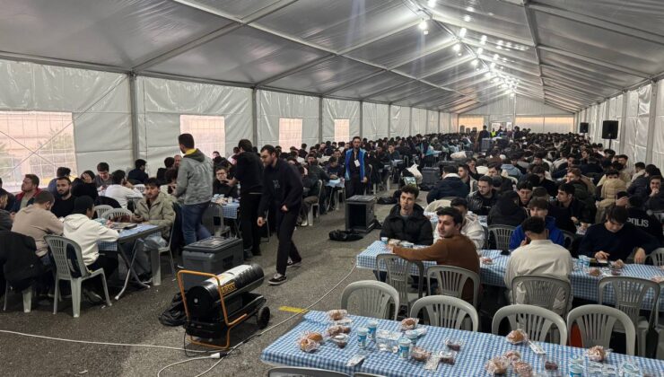 Sakarya’da farklı renk ve coğrafyadan binler aynı sofrada oruç açıyor