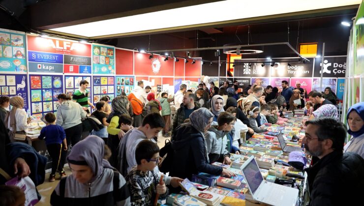 Sakarya Çocuk Edebiyatı Fuarı hafta sonunda doldu taştı
