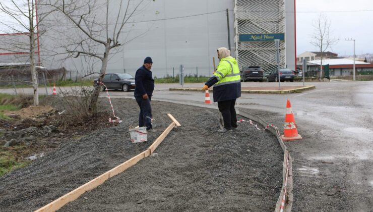 Arifiye Belediyesi Kaldırım Çalışmalarını Sürdürüyor