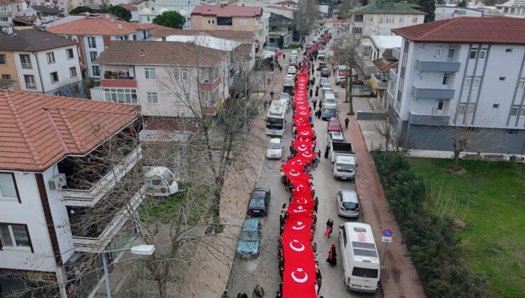 Arifiye Bekir Sıtkı’dan Türk Bayrağı Onuruna Şanlı Yürüyüş