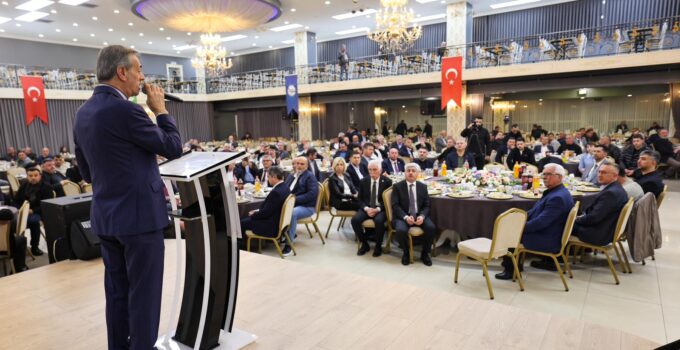 16 ilçe ve 672 mahalleden gelen muhtarlar iftar programında bir araya geldi.