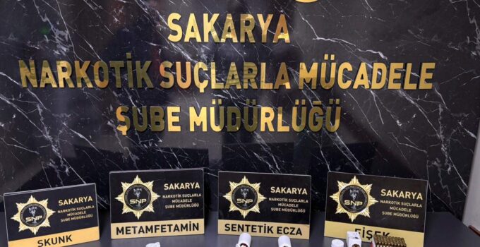 Arifiye’de zehir tacirlerine baskın!