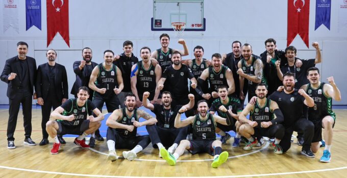 Büyükşehir Basketbol 1. Lig’e yükseldi