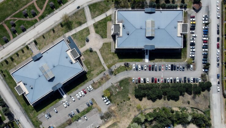 Öğrencilere uygulamalı drone eğitimi verildi