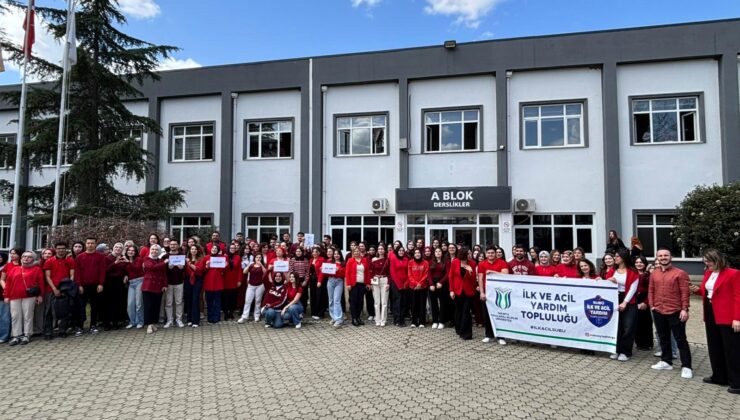 ‘Otizme Kırmızı Işık Yak’ etiketiyle etkinlikler düzenlendi.