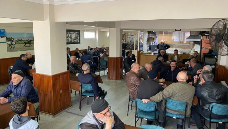 Arifiye Erzurumlular Derneğinde İhsan Turan güven tazeledi