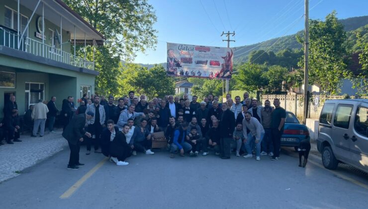Arifiye Kışlaçay’da Bayramlaşma Geleneği devam ediyor