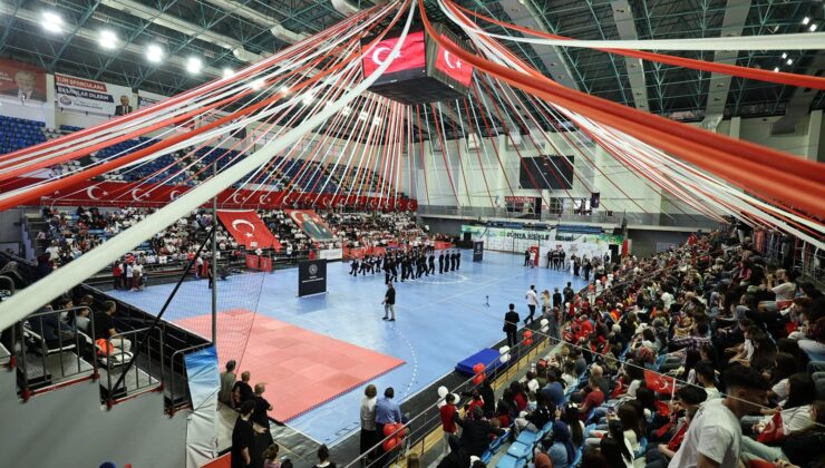 19 Mayıs çeşitli etkinlikler ve gösterilerle kutlandı.