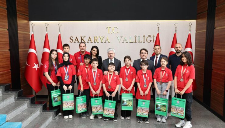 Vali Rahmi Doğan TÜBİTAK Derecesi Elde Eden Öğrencileri Ağırladı