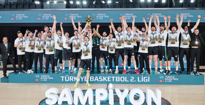 Şampiyon Büyükşehir Basketbol!