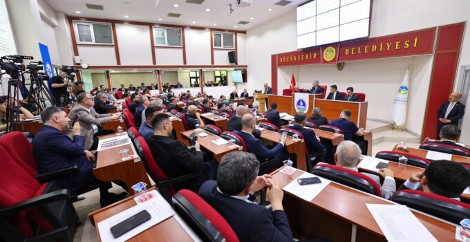 Büyükşehir Meclisinde 57 gündem maddesi karara bağlandı.
