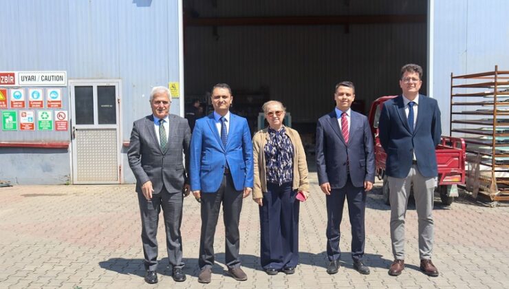 İlçemizde Faaliyet Gösteren Özbir Vagon A.Ş yi  Ziyaret Etti. 