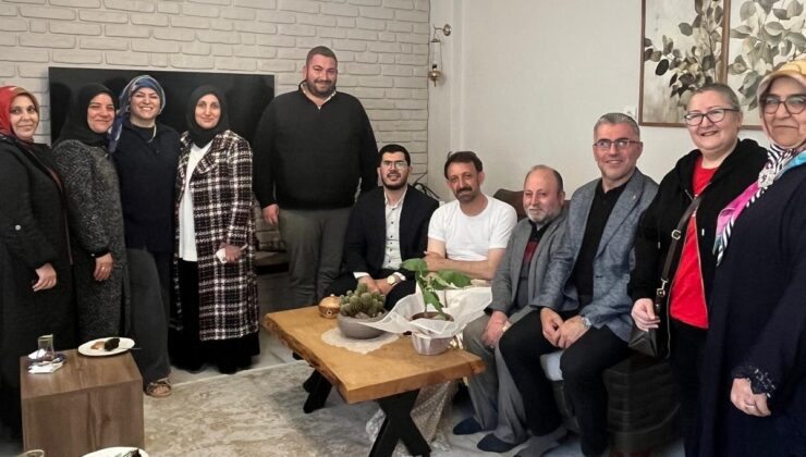 Arifiye Belediye Meclis Üyesi Harun KURT’a Geçmiş olsun ziyareti