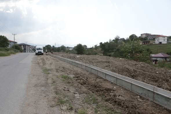Kimliği belirsiz kişilerce moloz dökülerek kirletilen alan temizlendi!