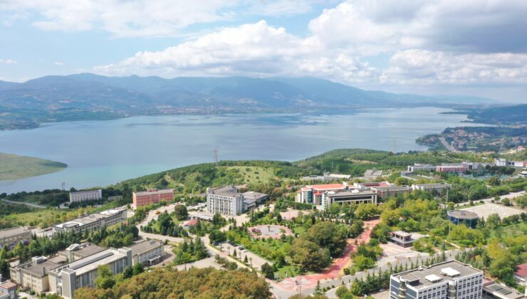 Kamu Gözetimi Kurumdan SAÜ’ye Akreditasyon