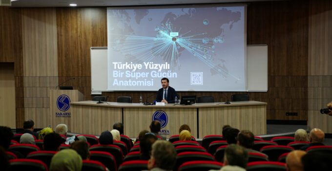 SAÜ Akademia’da Türkiye Yüzyılı Vizyonu konuşuldu