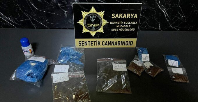 Arifiye’de Narkotik ekiplerinden eş zamanlı baskın