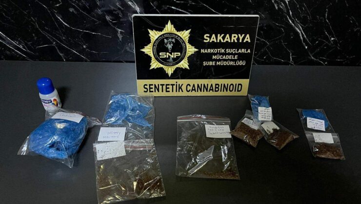 Arifiye’de Narkotik ekiplerinden eş zamanlı baskın