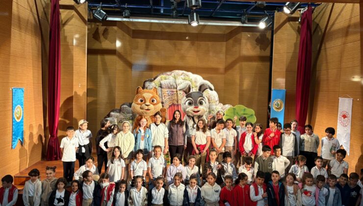“Akıllı Tavşan Momo ve Orman Dostları” İlçemizde Çocuklarla Buluştu