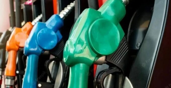 Benzin ve motorinde indirim bekleniyor