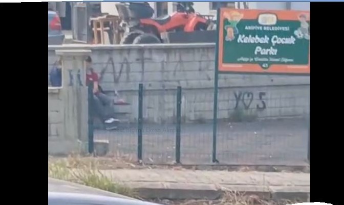 Çocuk parkları aşk yuvasına dönmesin!