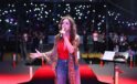 Öykü Gürman binlerce seyirciye unutulmaz bir gece yaşattı.