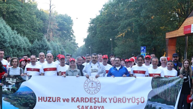 Millî Eğitim Bakanı “Aynı Yolda, Aynı Umutla” Huzur ve Kardeşlik Yürüyüşü’ne Katıldı