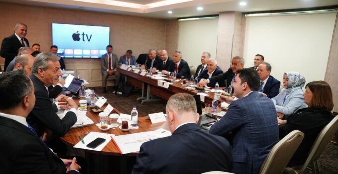 Sakarya’nın ve Arifiye’nin dev projeleri Sapanca’da masaya yatırıldı