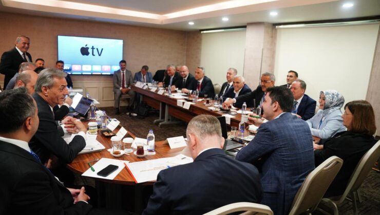 Sakarya’nın ve Arifiye’nin dev projeleri Sapanca’da masaya yatırıldı