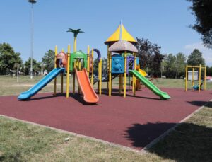 Arifiye Belediyesi Çocuklar İçin Park Yatırımlarını Sürdürüyor