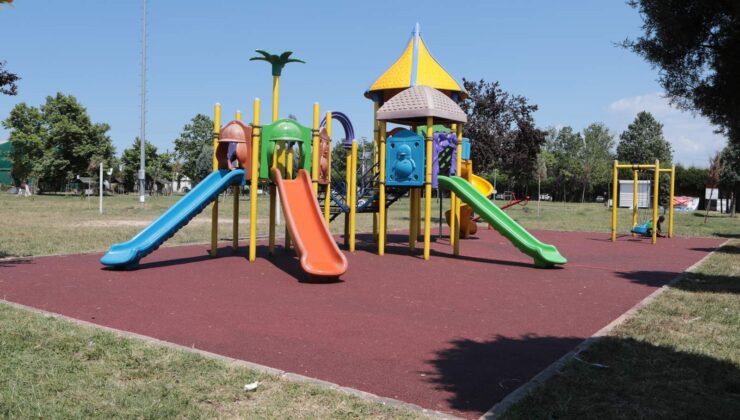 Arifiye Belediyesi Çocuklar İçin Park Yatırımlarını Sürdürüyor