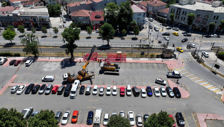 Vinçler sahaya indi:Tren rayları yeraltına alınıyor…