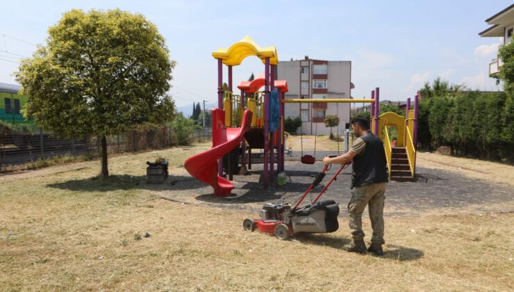 Arifiye’de Park ve Bahçeler Ekipleri Yaz Mesaisine Hız Verdi